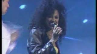 Lisa Fischer in Ripped Denim Shorts Performs Gimme Shelter with The Rolling Stones 1