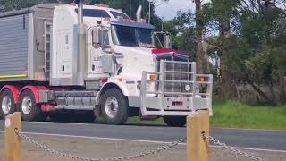 Bdouble Semi Trucks Doubling The Loads And Speed On C423 Road In Melbourne #truckers