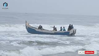 തിരകളെ മുറിച്ച് കടക്കുന്ന മുക്കുവർ | Fisherman People