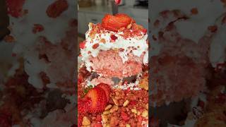 Strawberry Shortcake Ice Cream Bar Poke Cake #cookingvideo #strawberryshortcake #goodhumoricecream