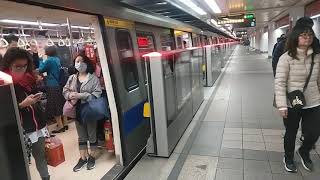 台北捷運淡水信義線雙連站18：05分拍攝開往北投的高運量系統鋼輪鋼軌式捷運列車