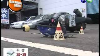 公車擦撞機車 2女大生遭輾送醫