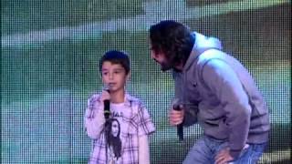 Gabriel, o pensador canta junto com filho Davi música 'Isso aqui é família' em HD