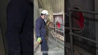 Use An Acetylene Cannon To Remove Ash And Coke From The Boiler