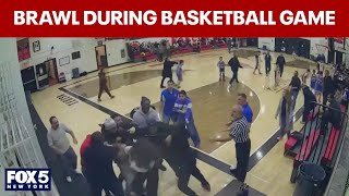 Parents brawl during Staten Island youth basketball game: VIDEO
