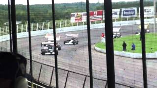 ISMA AT OSWEGO SPEEDWAY LABOR DAY 2010 (Mike Lichty pass for the lead)