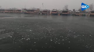 Parts of Dal Lake freeze as Chillai Kalan makes an icy entry