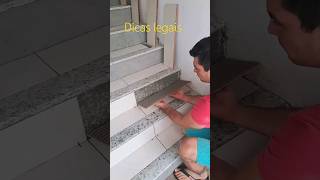 SAIBA TODOS OS DETALHES DE UMA ESCADA COM FILETES DE GRANITO #shorts #youtubeshorts #obras #dicas