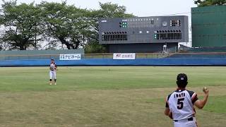 【女子プロ野球】埼玉アストライア　佐藤千尋、岩谷美里キャッチボール