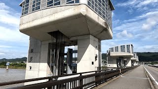 【放流中】紀の川大堰を歩いてみたよ 4K映像（和歌山県和歌山市） / Walk around Kinokawa weir (Wakayama pref)