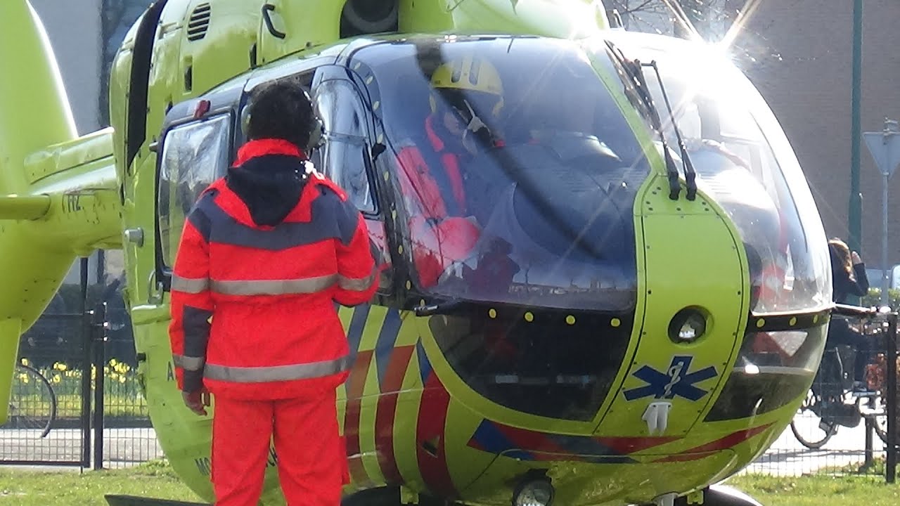 Politie En Ambulances Met Spoed Naar Een Lifeliner Inzet In Oss - YouTube