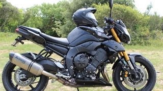 My Yamaha FZ8 and upgrades : Akrapovic, Moto Dynamic, Renthal. Walk around filmed with Sony Xperia S