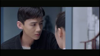 The male lead is a flirt who immediately pressed the female lead to the wall,full of love atmosphere