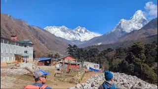 Trekking Towards Ama Dablam