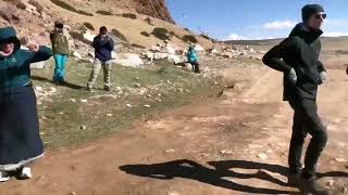 💁 西藏玛旁雍措边的舞姿Moment at Mansarovar lake