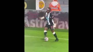 The most meaningless dribble in the history of football - Allan Irénée Saint-Maximin - Newcastle