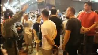 香港市民为警察喝彩