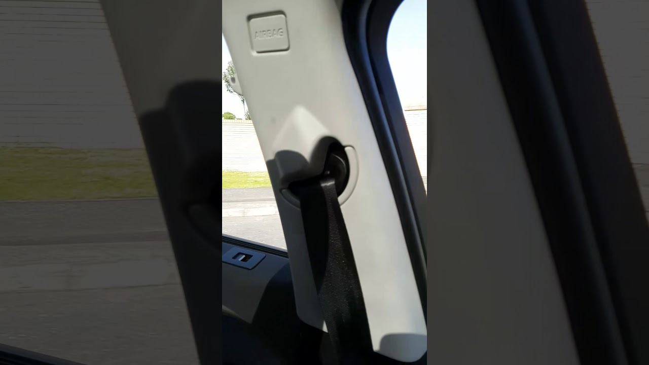 Discovery Sport B Pillar Rattles - YouTube