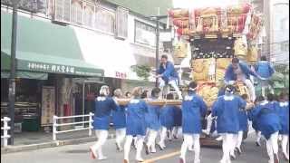 海神社の楽車が、勇壮に辨天堂本舗の前を行く。