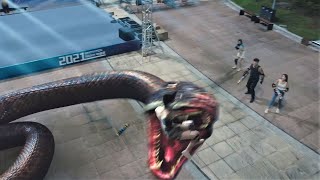 Security guards fight big snakes with fireworks!