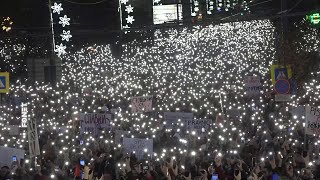 Na protestu na Slaviji više ljudi nego 5. oktobra