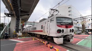 北千住1丁目踏切にて、JR東日本E491系イーストアイ 通過シーン