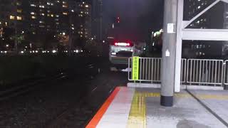 【熱海～高崎間各駅停車】上野東京ライン高崎線直通普通高崎行きE233系3000番台E-64編成+E-03編成15両　川崎駅発車