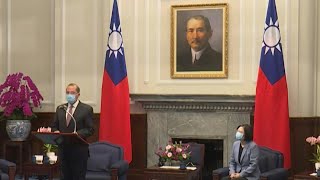 Secretario de Salud estadounidense elogia la democracia de Taiwán en histórica visita | AFP