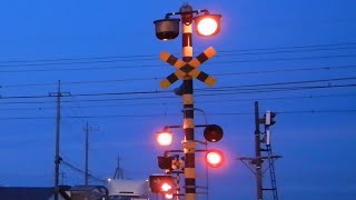 【踏切】東武日光線　夜の最新踏切 (Railroad crossing in Japan)