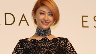 山田優、金髪でランウエーに登場！「 ESCADA」2015年秋冬ファッションショー　#Yu Yamada