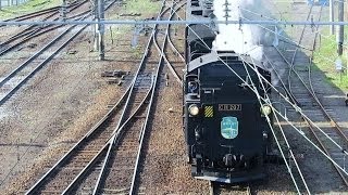 SL函館大沼号　バックで列車をけん引する C11 207　