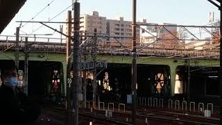 真横で警笛を一声鳴らしてくれました！。名鉄1200系1114F一部特別車特急内海行金山3番線到着