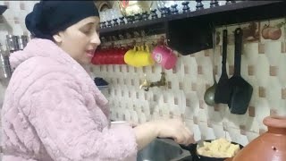 بنتي حمقتني شفو شنو كدير ليا😫شفو شنو شريت لها بزاز مني😫طيبت خبز بالبيض مقلب😋