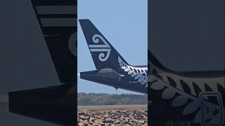 CLOSE UP Air New Zealand 777 #aviation