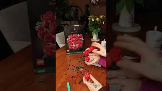 Let’s build a Lego bouquet of roses 🌹