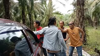 PREMAN NAAS MALAK MALAH TUMBANG DI TENGAH KEBUN SAWIT