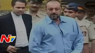 Sanjay Dutt Allowed a Month's Parole | Bollywood