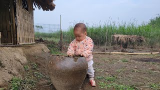 A 17-year-old single mother picks up scraps and sells them to earn money to buy chicks to raise