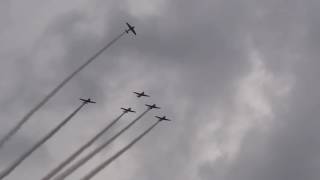 Geico Skytyper Team missing man formation
