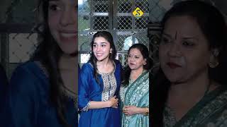 BIGG BOSS 18 CONTESTANT EISHA SINGH WITH FAMILY SPOTTED AT A TEMPLE #eishasingh