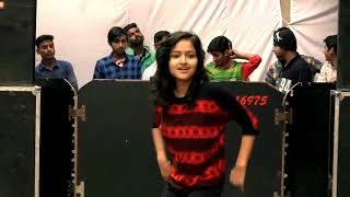 School best dance/Nashe Si Chadh Gayi - Full Song / Befikre / Ranveer Singh / Vaani Kapoor / Arijit