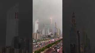 Heavy rain and windstorm in Dubai #heavyrainindubai#heavywindstorminuaeWorld Historical