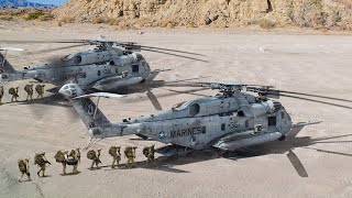 海兵隊は砂漠の作戦中に巨大な米国のCH-53に乗り出します