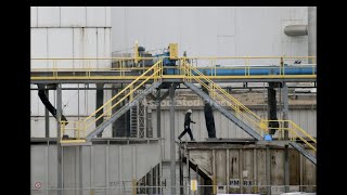 Dread, tears as Tyson plans to lay off 3,200 workers in small Nebraska town