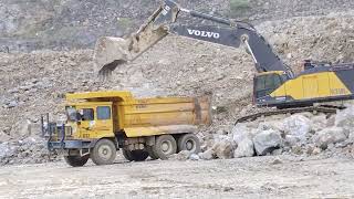 #volvo #dumptruck #excavator VOLVO EC950EL VS TONLY TL855 40TON #subscribe  #share #giant