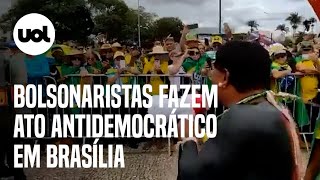 Com presença de indígenas, bolsonaristas realizam ato antidemocrático em Brasília