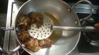 व्रत में खाने के लिए झटपट बनाये कुट्टू की स्वादिष्ट पकोड़ी | Kuttu ki Pakodi Recipe