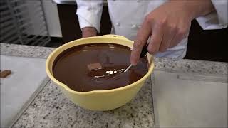 How to enrobe chocolate bonbon with a fork