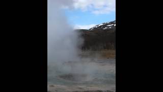 Eruption in Strökkur - the little Geysir / Utbrott i Strökkur