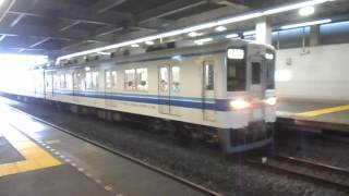 【ファイターズ賛歌】東武60000系61610F編成　各駅停車柏ゆき＋東武8000系8150F編成　各駅停車船橋ゆき　新鎌ヶ谷発車